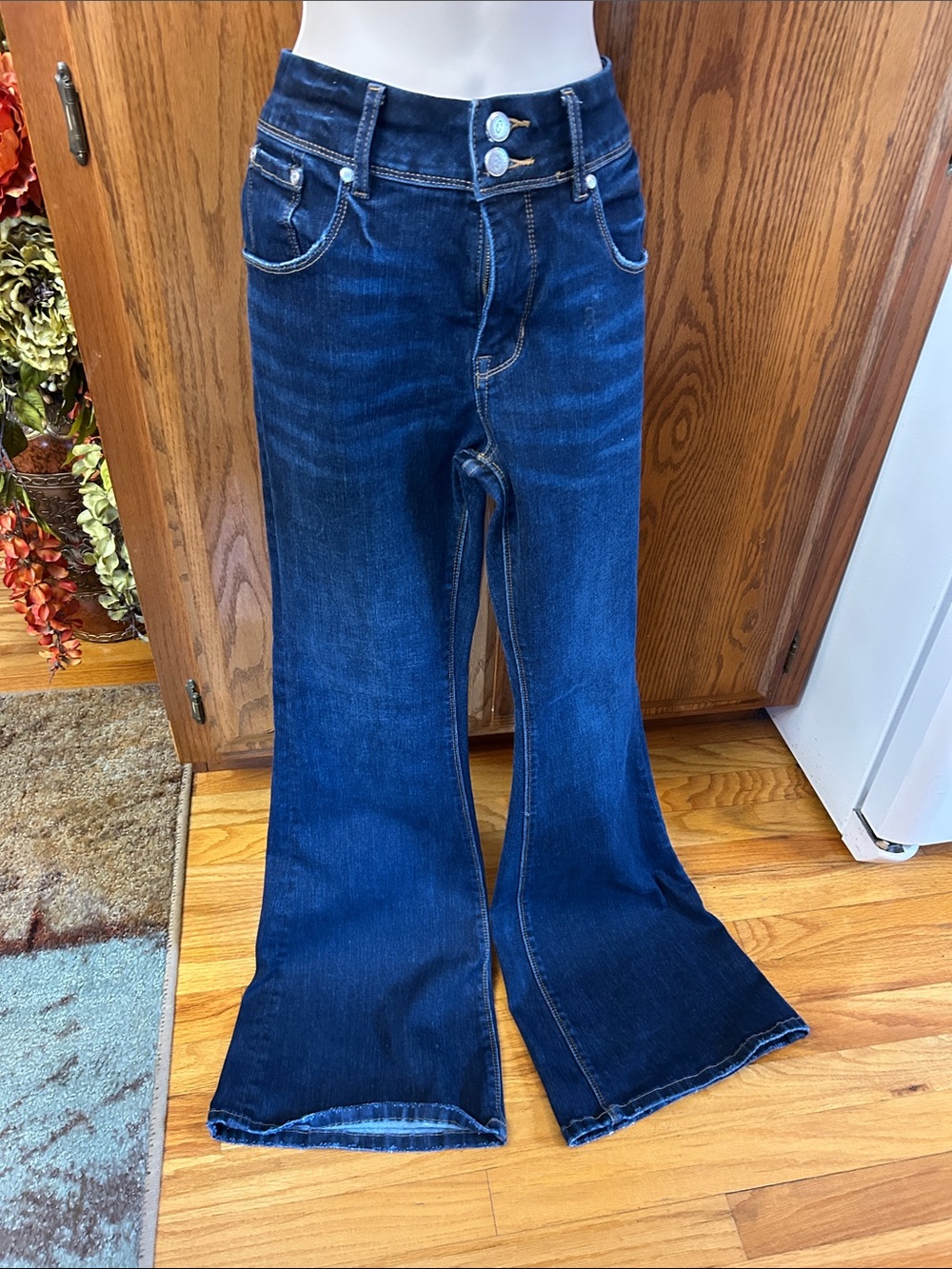 High-Rise Dark Blue Flare Jeans - Stretch Wide Leg